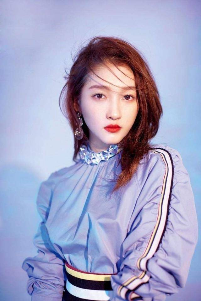 原创关晓彤私服穿搭帅气十足