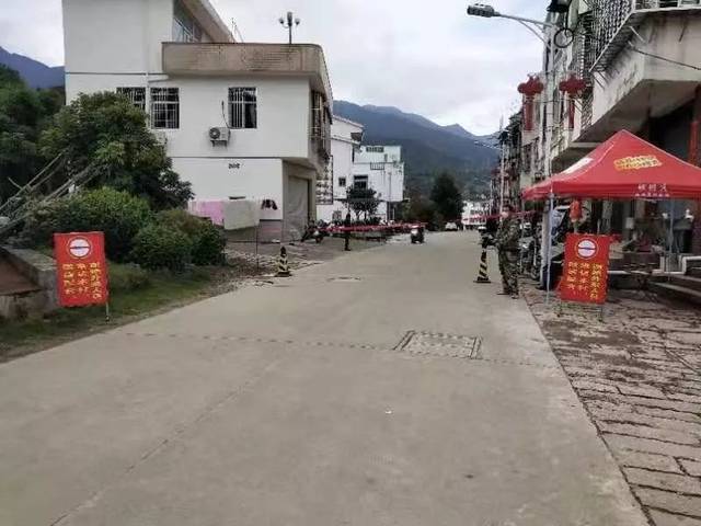 湖头镇:多点设卡值守 严密防控疫情