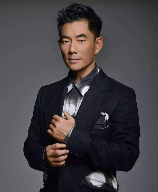 相恋30多年,出道零绯闻的任贤齐,为何没有给妻子"浪漫