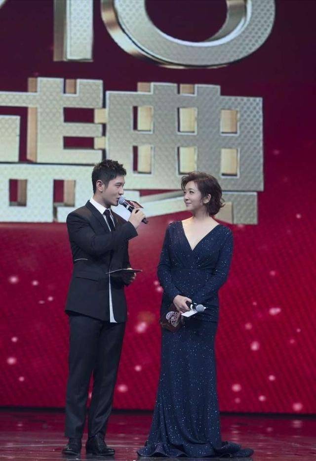 52岁江珊罕见露面,气质再怎么显年轻,也难逃身材发福!