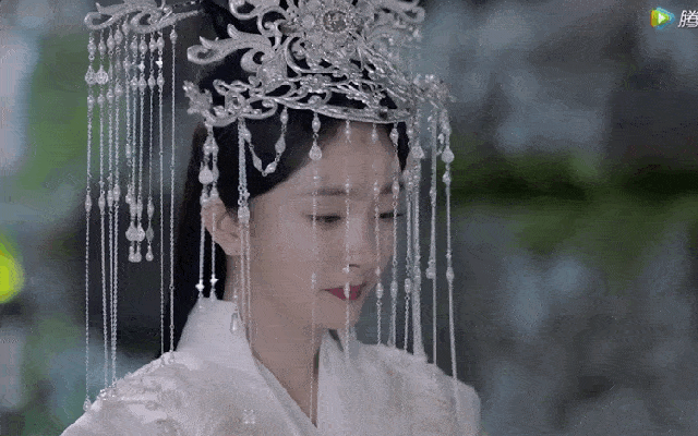 白浅大婚名场面?热巴粉丝大骂杨幂抢风头:到底谁才是女主