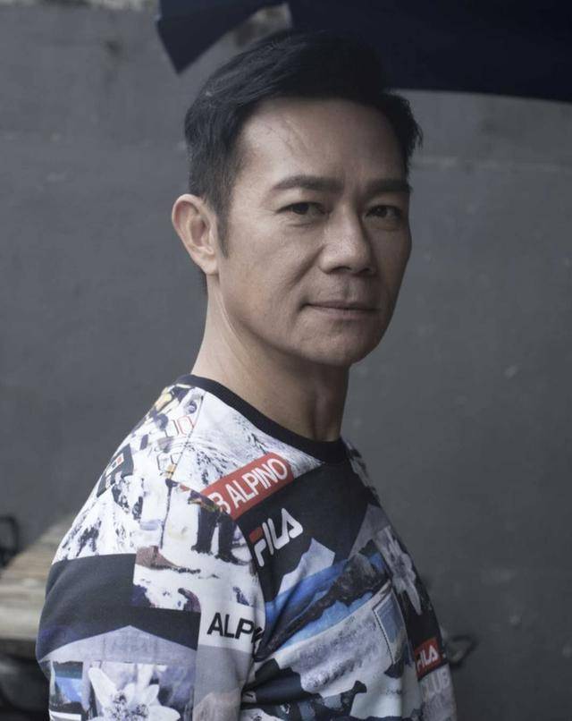 被评是用完就扔!香港知名男艺人演足28年从未在tvb夺过奖