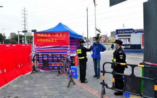 为有效应对新型冠状病毒感染的肺炎疫情,新桥街道各社区 严格实行"