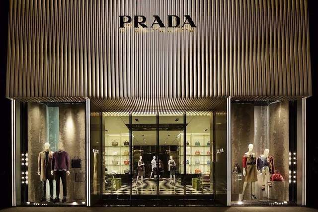 prada提前关闭香港罗素街旗舰店