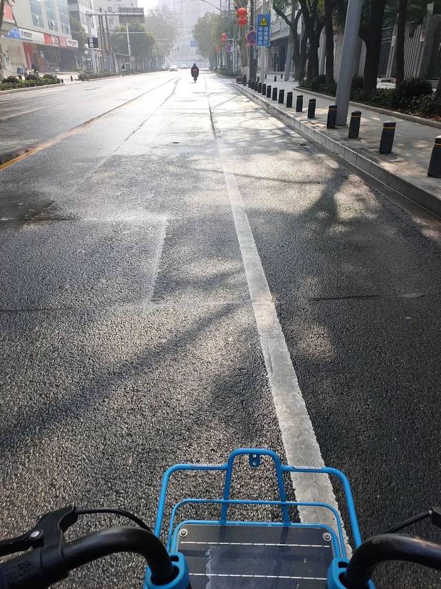 封城十八日,一位便利店主记录下的真实武汉