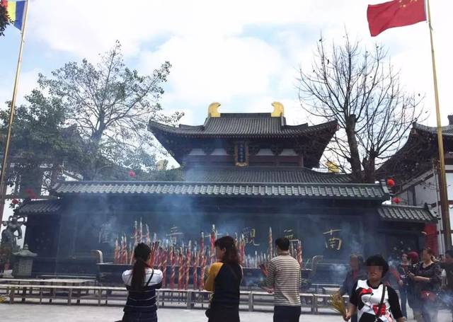 想去青秀山观音禅寺祈福,愿疫情过后,再也无灾无难,身边的人一生健康