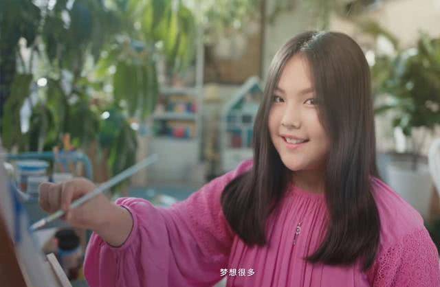 11岁王诗龄近照曝光,拍摄的"女大十八变"广告又引起网友嘲讽和争议