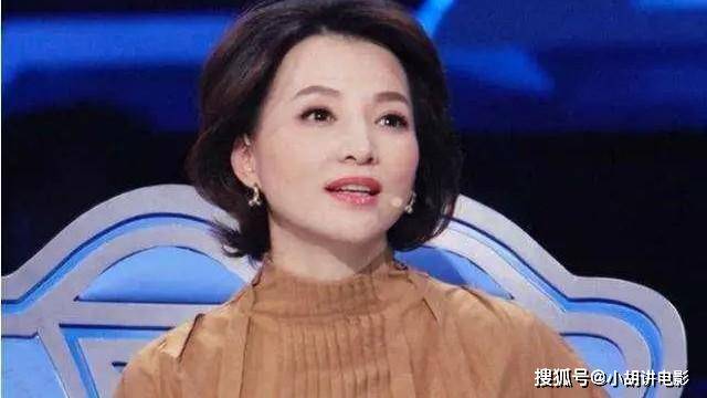 原创主持了四季《中国诗词大会》的董卿,怎么突然就被换掉了?