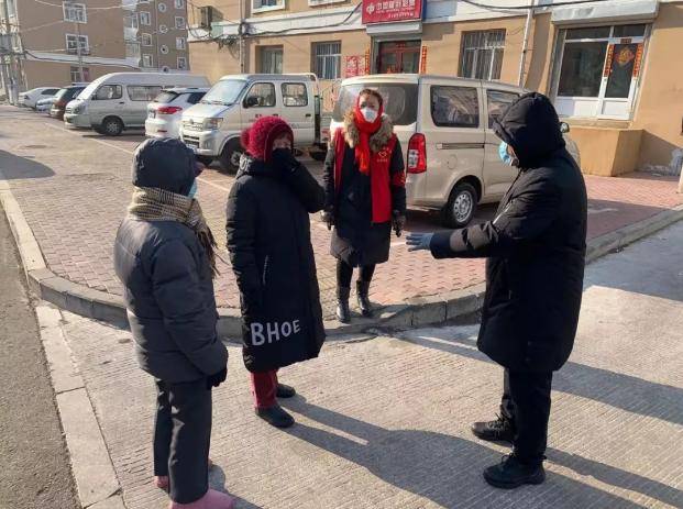 市科技局党组成员,副局长许金光和科员王天璐同在中冶滨江国际城居住