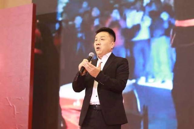 演唱者汪万水,安徽和县历阳沈家山人,中共党员,中国