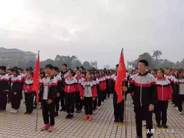 茂名18所学校校服大pk你pick哪一所