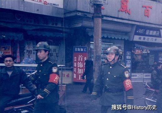 88年本溪特大杀人案:女友被继父强奸,他持枪杀了强奸犯继父全家