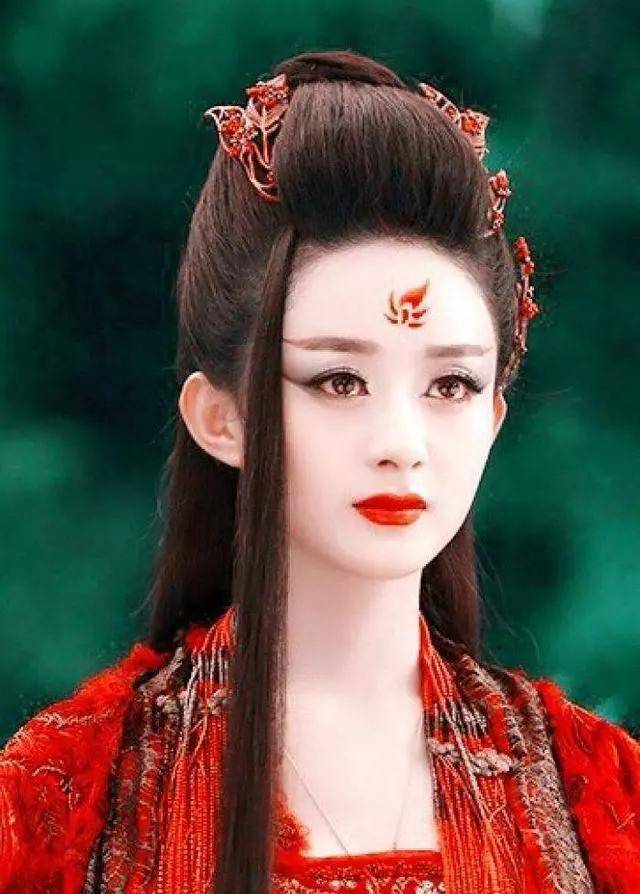 在额头画花的梅花妆,这么多女星都尝试过,但也不是人人都好看