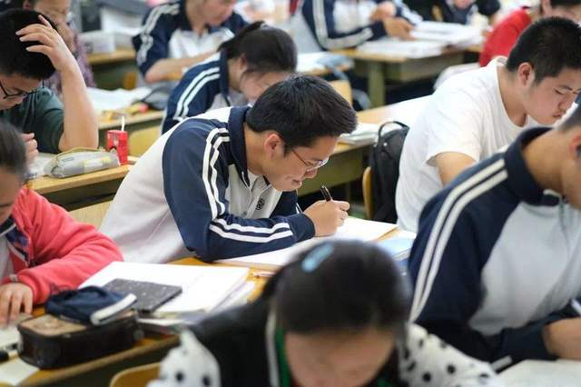 全国高考时间推迟了?教育部正式回应2020年高考考试时间(最新发布)