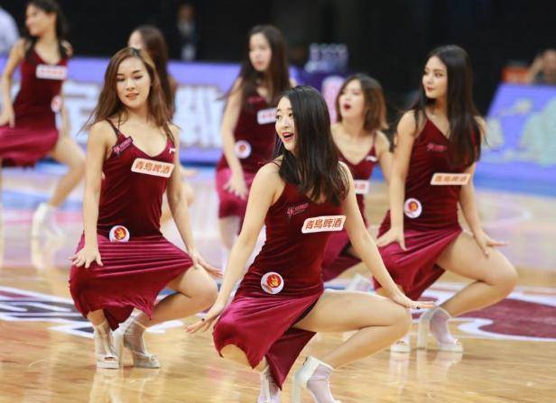 效仿nba?cba啦啦队的奇葩规定:表演时禁止穿"内裤"