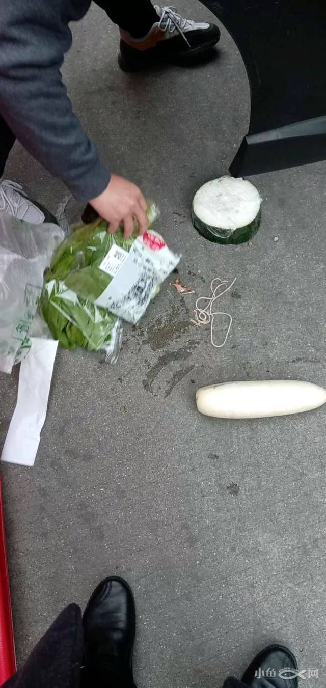 真的是"人间惨剧" 就跟冰淇淋刚舔了一口 掉地上的感觉是一样样的