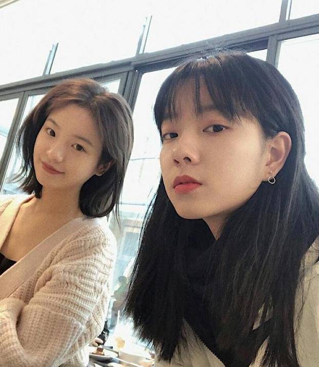 李庚希好友撞脸欧阳娜娜合照比她还漂亮,神仙姐妹撒欢