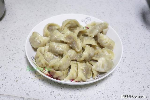 【萝卜干饺子】