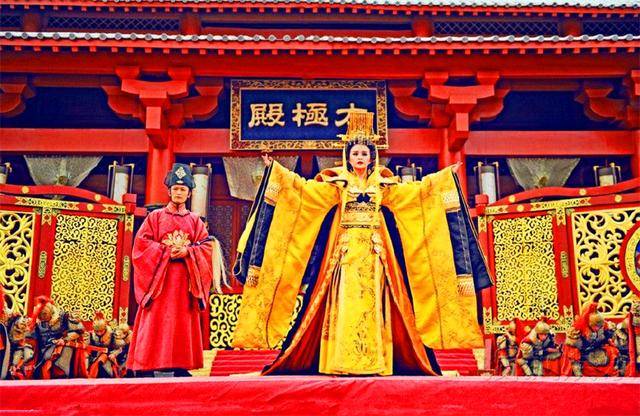 武则天死后300多年,中国差点又出了个女皇帝!去世前还穿着龙袍