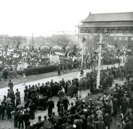 1901年起东交民巷禁止中国军队进入,近50年后,解放军强势入驻