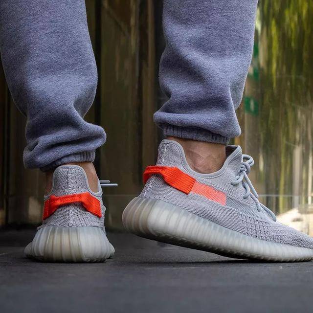 新灰橙 yeezy 350 v2 上脚来了!欧洲限定!下周发售