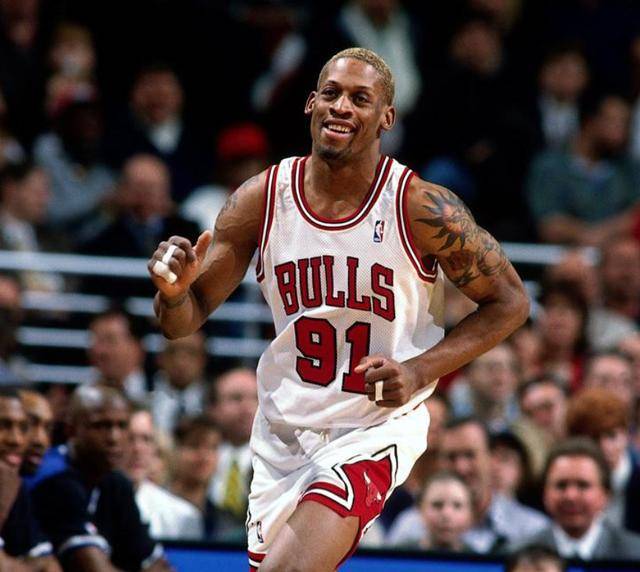 罗德曼连续7年当选nba篮板王,是谁终结了他的纪录?说
