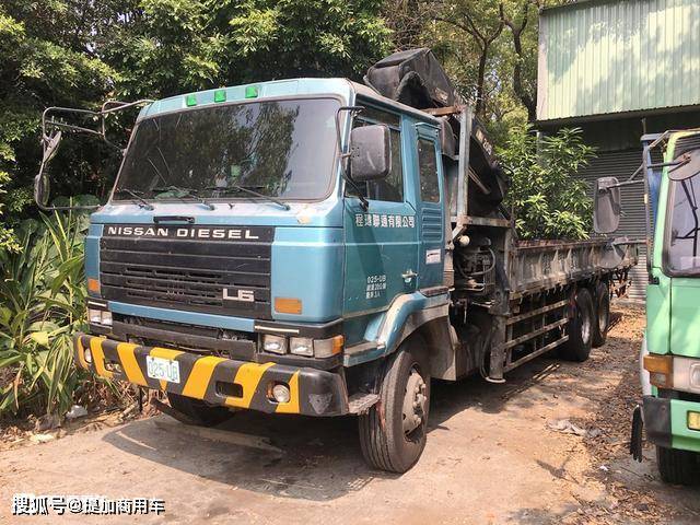 发现的一辆日产柴cw520卡车,驾驶室造型是日产柴大拇指(nissan diesel