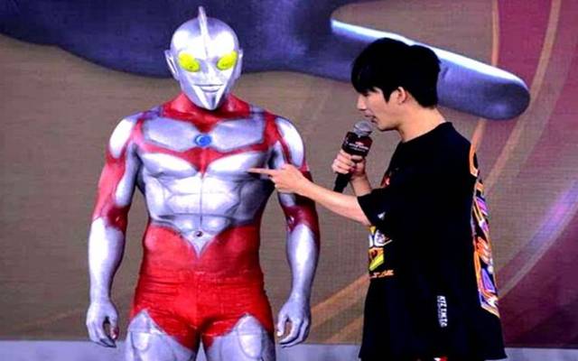 原创圆谷拍摄奥特剧,也痛恨五个奥特曼,蓝弧就让他们很头疼!