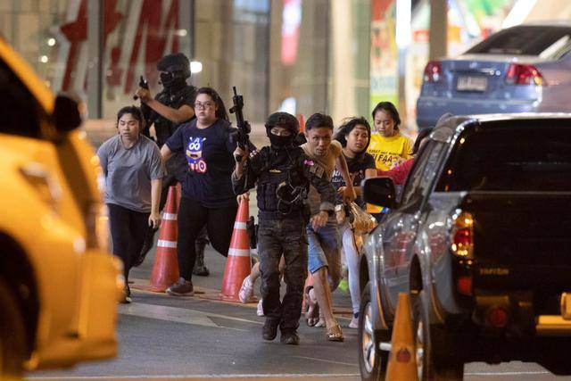 泰国枪击案现场曝光,军方派出特种兵被击毙,上百人联合围剿