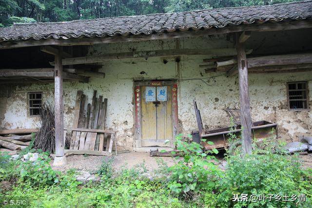 农村为什么还有很多土墙房子,住这样的房子危不危险,还有人住