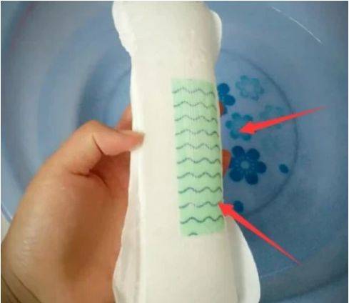 "卫生巾"到底多久换一次?89%初中女生做错,当心妇科病