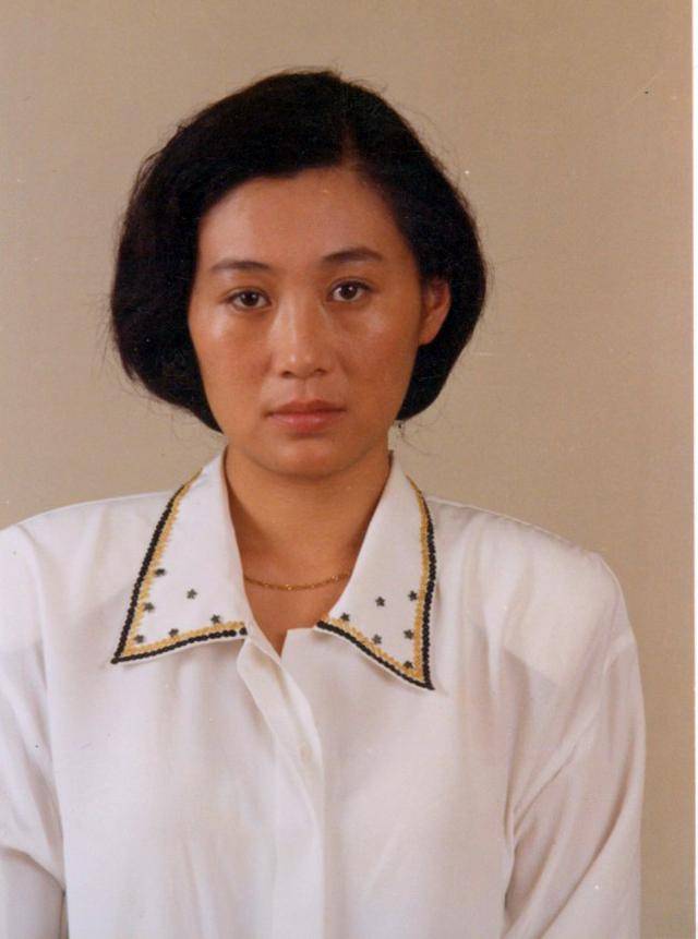 王丽波是来自江西的一名演员,她在《年轮》中凭借出色的演技,用眼神和