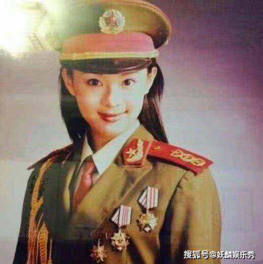 圈内曾当过兵的女星,刘涛的军装照清秀单纯,她的军衔高的吓人