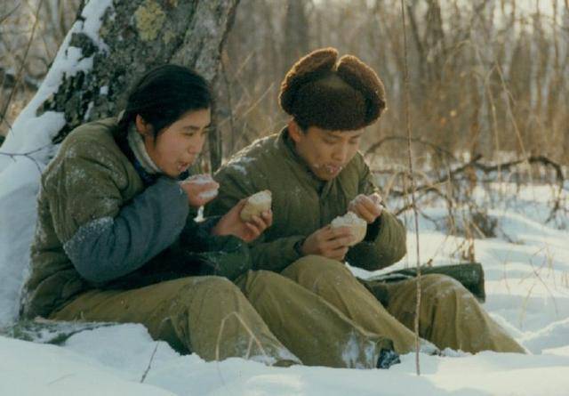 王丽波是来自江西的一名演员,她在《年轮》中凭借出色的演技,用眼神和