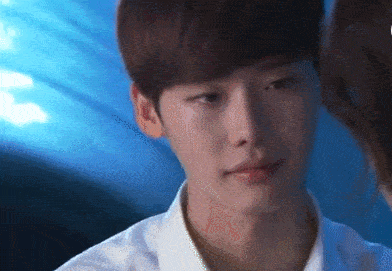 尤其是两人在海洋馆的  「眼泪之吻」至今都被誉为韩剧中最经典的亲吻