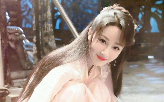杨紫"宣布喜讯"?时隔15年,两人还是在一起了,甜翻众人