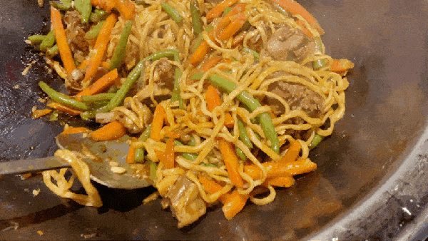 在家做河套美食⑦:满堂盛宴不如一锅铁锅排骨豆角焖面