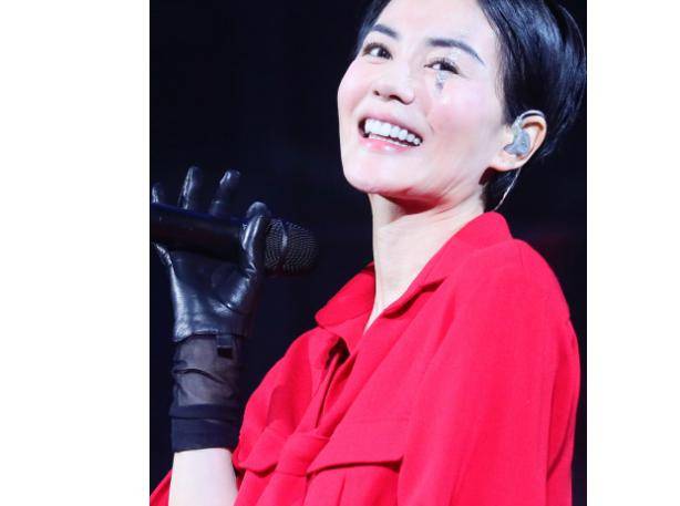原创说到天后王菲,现在哪个歌手,可以相当于最红时候的王菲?
