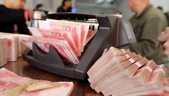 100万现金买房和100万现金存银行,30年后哪个更值钱?