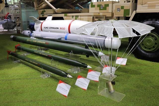 "神龙"300近程弹道导弹,直径610毫米,采用gps/ ins惯性制导系统,最大