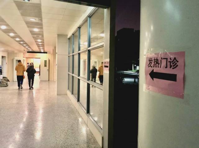 走访上海长海医院:全天门诊陆续恢复,防控依旧严格