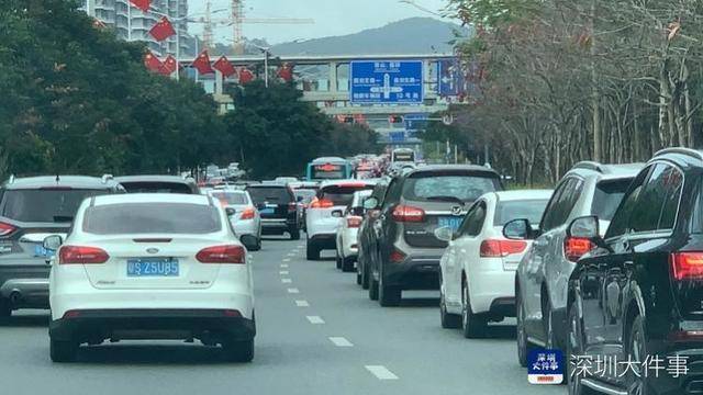 深圳迎久违早高峰!交警预计今日交通将恢复至正常状态的七到八成