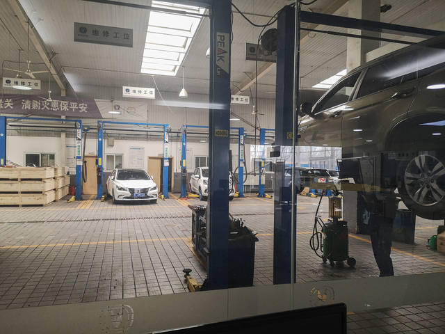 原创战疫总动员之探访长安汽车4s店:精简店内人员 现车充足