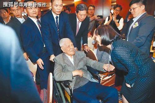 李登辉病重,大陆网友为他集气:一定要活到祖国统一的那一天