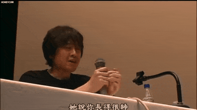 奈良美智的自传名字很可爱,叫 《小星星通讯》.
