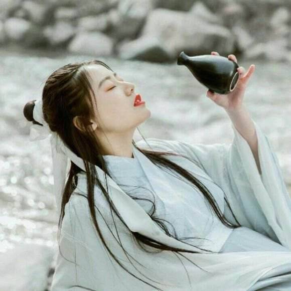 一个人喝酒,点到为止,方是最好.