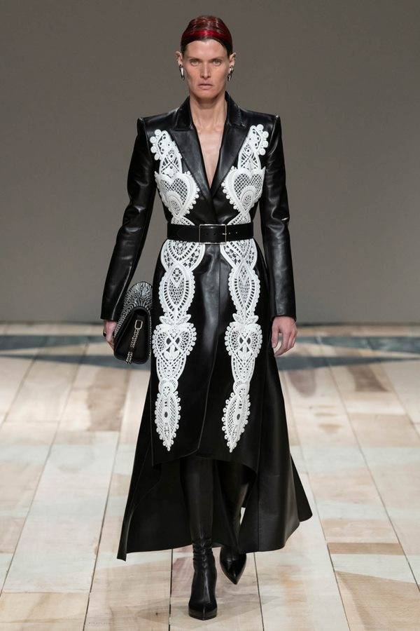 alexander mcqueen 2020年秋冬系列女装时装秀