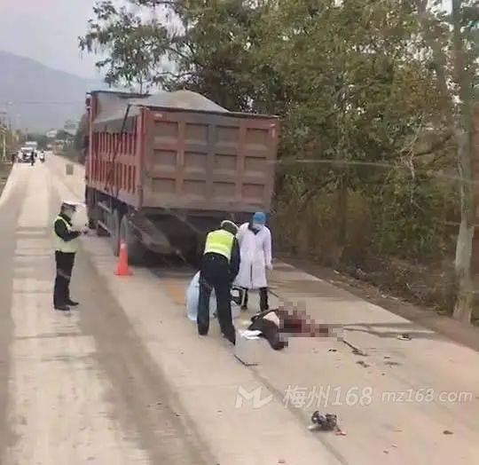 梅州新铺发生严重车祸,一人当场死亡!