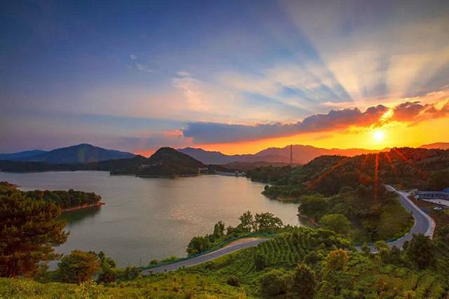 新县香山湖景区
