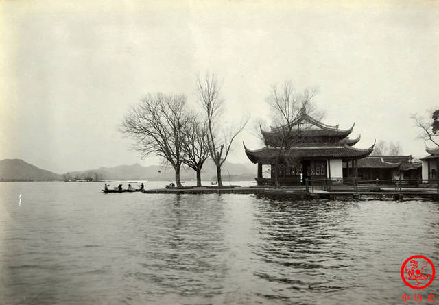 "平湖秋月"美景.